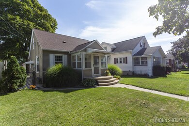 2252 Riverside Dr NE_3