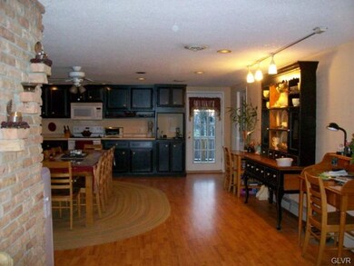 310 Birch St, Easton, PA 18040 - photo 5