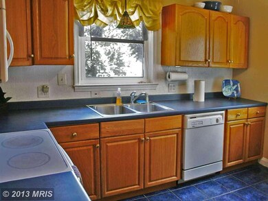 6511 Sunset Dr, Sykesville, MD 21784 - photo 2