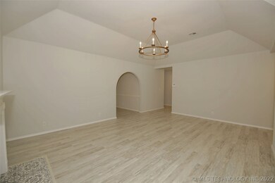 1309 W Twin Oaks St, Broken Arrow, OK 74011 - photo 5