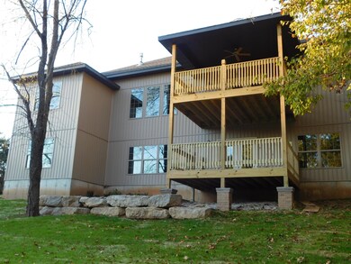 2 decks to enjoy the views