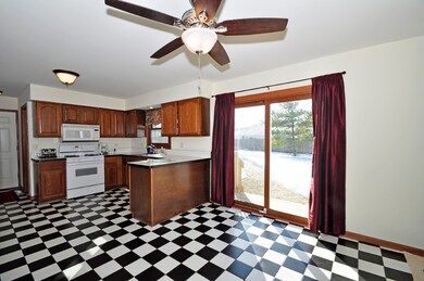 3461 Meadow Crest Cir, Gurnee, IL 60031 - photo 7