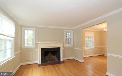 4521 S Chelsea Ln, Bethesda, MD 20814 - photo 7