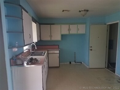 617 W 20th St, Ada, OK 74820 - photo 4