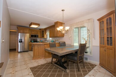 4219 Shady Hill Ln, Lansing, MI 48917 - photo 3