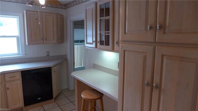 Convenient built-in desk