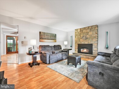 12 Lindbergh Dr, Palmyra, PA 17078 - photo 3