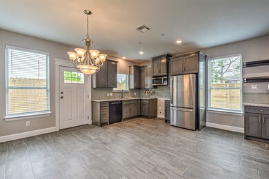 4002 Weslow St, Houston, TX 77087 - photo 3