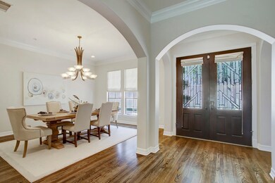 Highly Sought after 1st floor living area! 
Beaut
