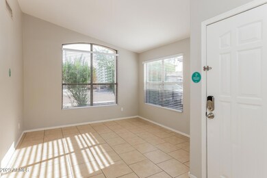 002-photo-living-room-11283060