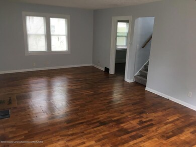 715 Emily Livingroom 1