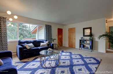 Living Room Photo 3