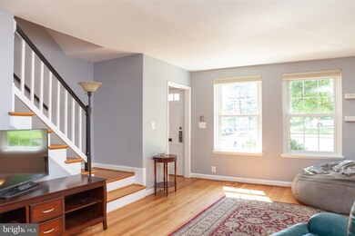 3328 S Wakefield St unit B, Arlington, VA 22206 - photo 2