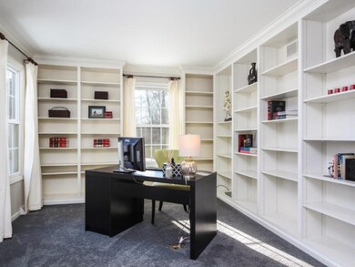 017-Office-3539868-small4x3
