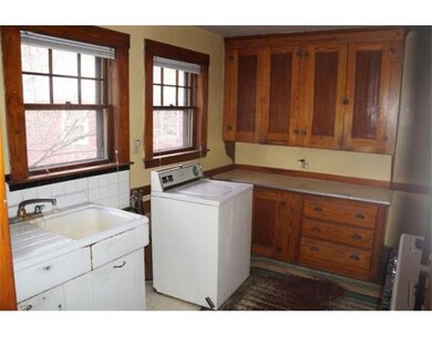 566 W Roxbury Pkwy, West Roxbury, MA 02132 - photo 6