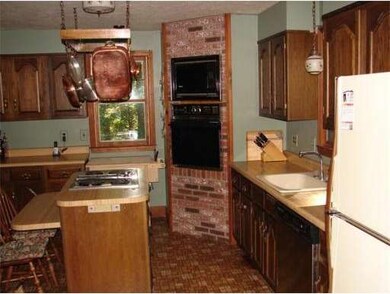 139 Dudley Rd, Oxford, MA 01540 - photo 4