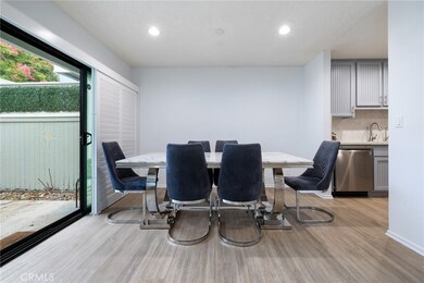 27114 Hidaway Ave unit 3, Canyon Country, CA 91351 - photo 4