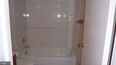 3101 Buccaneer Ct unit 101, Fairfax, VA 22031 - photo 2