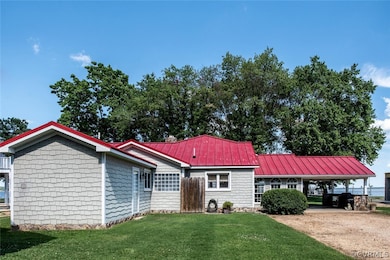 313 Shellfield Rd, Dunnsville, VA 22454 - photo 5