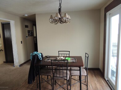 810 W Broadway 004