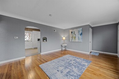 530 37th St NE, Cedar Rapids, IA 52402 - photo 5