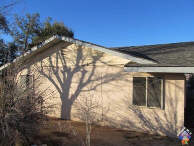 16900 Seneca Rd, Victorville, CA 92395 - photo 2