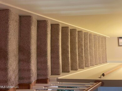 STAIR TO BONUE 3 BR