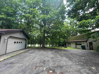 13236 Madden Rd, Churubusco, IN 46723 - photo 3