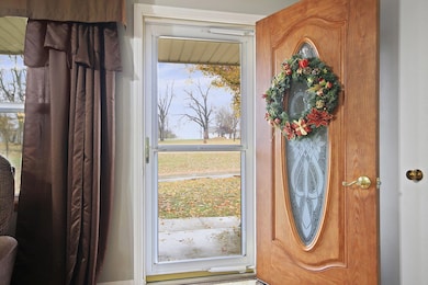 908 Randolph St, Glasgow, MO 65254 - photo 4