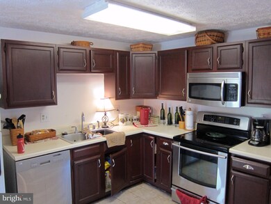 6503 Creekwood Dr, Fredericksburg, VA 22407 - photo 3