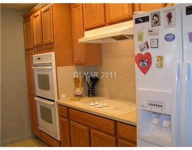 Kitchen. Note double oven.