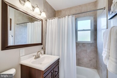 168 Moncure Dr, Alexandria, VA 22314 - photo 7