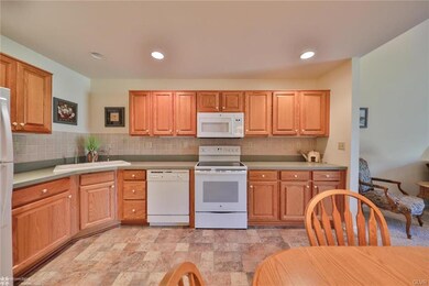 236 Park Ridge Dr, Easton, PA 18040 - photo 4
