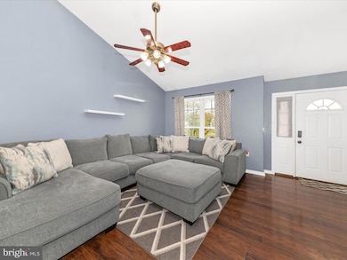 11819 White Pine Dr, Hagerstown, MD 21740 - photo 5