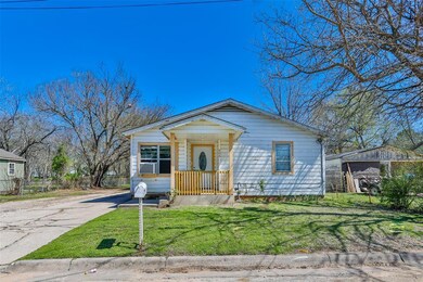 906 S Taylor St, Gainesville, TX 76240 - photo 2
