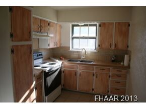 306 Carothers St, Copperas Cove, TX 76522 - photo 2