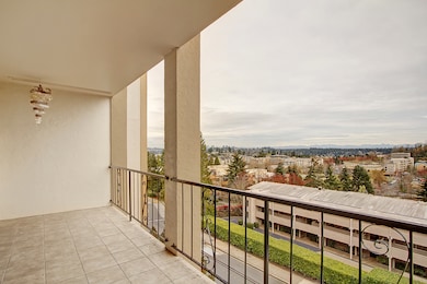 Monaco Villa unit 406A, Mercer Island, WA 98040 - photo 2