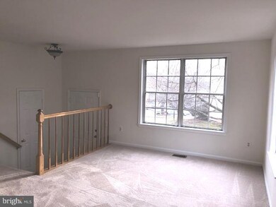 13887 Laura Ratcliff Ct, Centreville, VA 20121 - photo 5