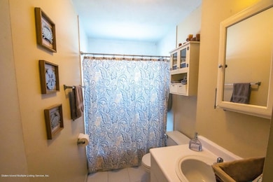 261 Skyline Dr, Staten Island, NY 10304 - photo 7