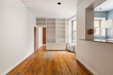 25 Charles St unit 4C, New York, NY 10014 - photo 3