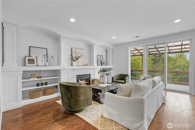 Added sliding door for ease of indoor/outdoor living.