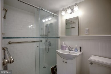 Kenwood House unit 411, Chevy Chase, MD 20815 - photo 7