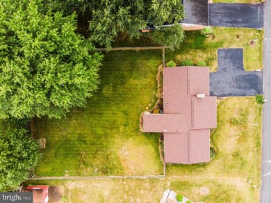 13915 Long Ridge Dr, Hagerstown, MD 21742 - photo 4