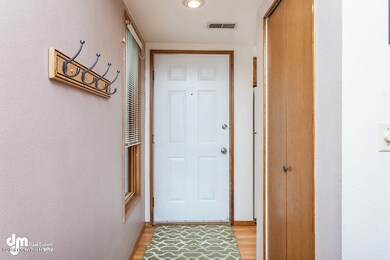 Entryway 2080-SMALL