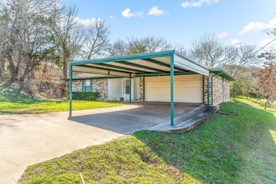 2512 Woodhaven Dr, Granbury, TX 76048 - photo 4