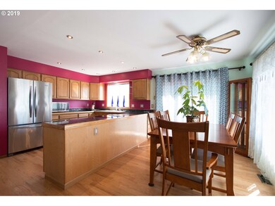 663 Brentwood Dr E, the Dalles, OR 97058 - photo 2