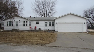 208 Union St, Pella, IA 50219 - photo 6