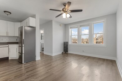 1521 W Sherwin Ave unit 408, Chicago, IL 60626 - photo 2