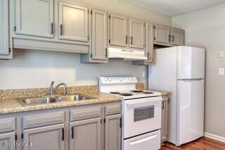 2318 Indian Dr unit B8, Jacksonville, NC 28546 - photo 3