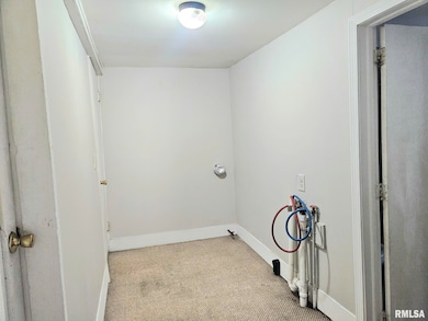 1110 E 10th St, Muscatine, IA 52761 - photo 4